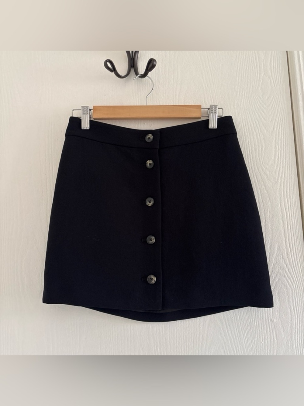 Wilfred Aritzia Black Button Front Mini Skirt Size 4 Cupro Lined Excellent